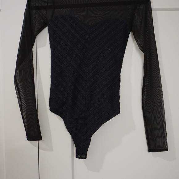 SOLDLong Sleeve Mesh Crepe Sweetheart Bodysuit Abercrombie & Fitch Size X-Small - Picture 3 of 7